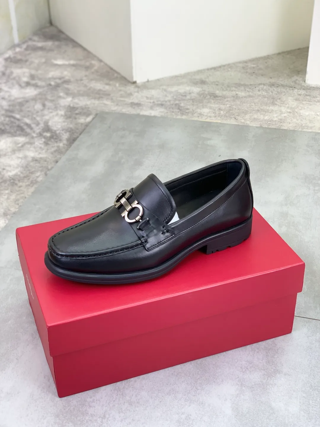 Men's shoes 💰P480 new high quality [Ferragamo/Ferragamo] latest model original imported calfskin, imported cowhide lining + original luxury metal buckle + original combination outsole Comparison without pressure Code number: 38-44 (45 customized)
